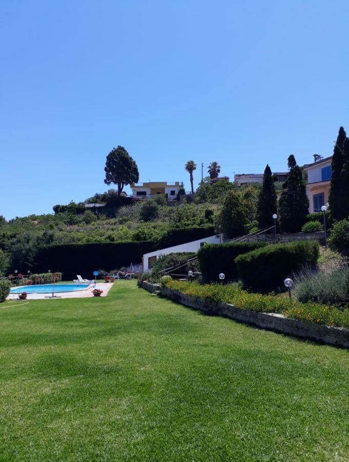 Case Vacanze Con Piscina Altavilla Milicia Luaran gambar